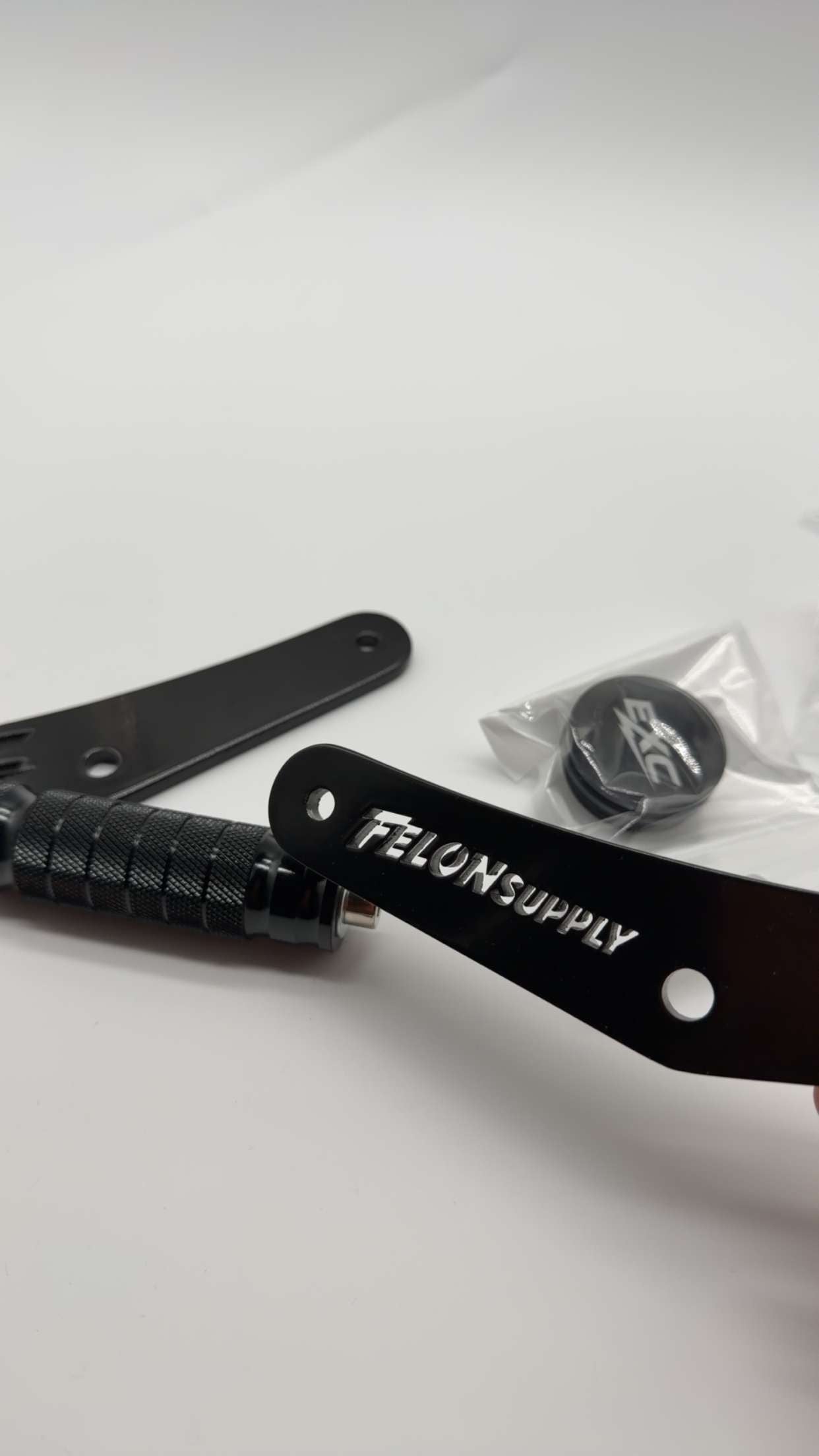 Felon Supply Yozma Foot Lock